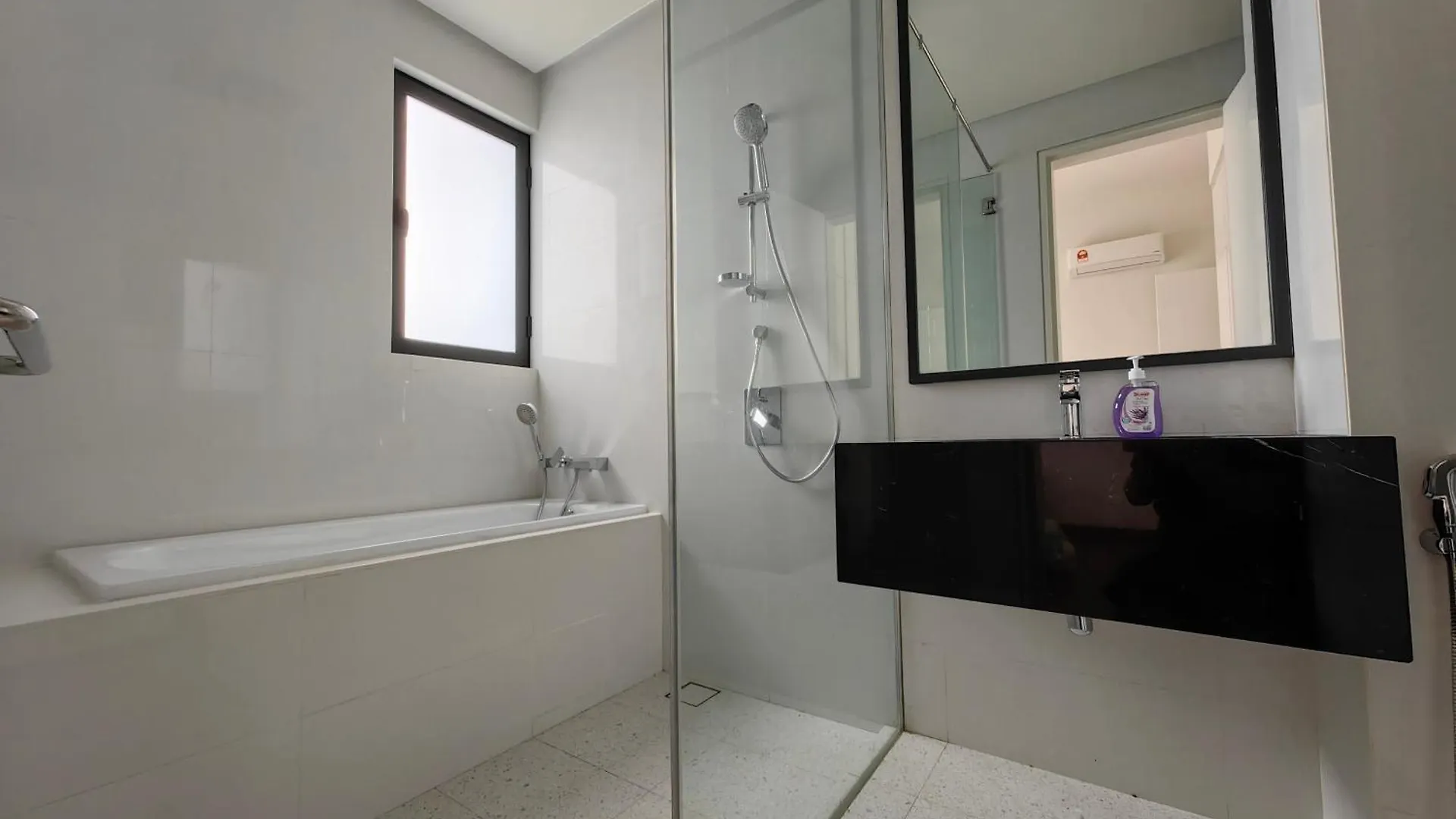 Pavillion Embassy Service Apartment By Autumn Suites Premium Stay Kuala Lumpur 0*,